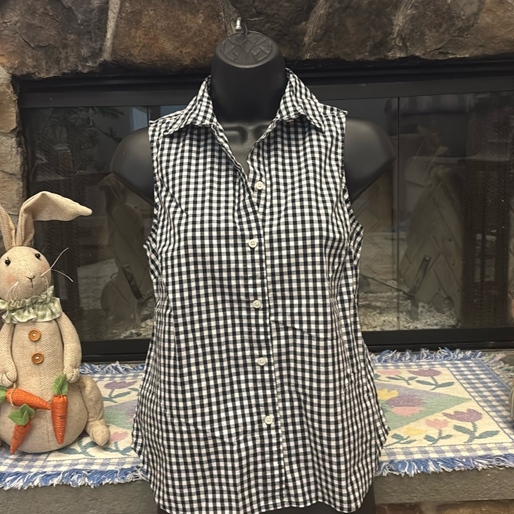 Women’s J. Crew Checkered sleeveless Shirt - Black and White size XSP